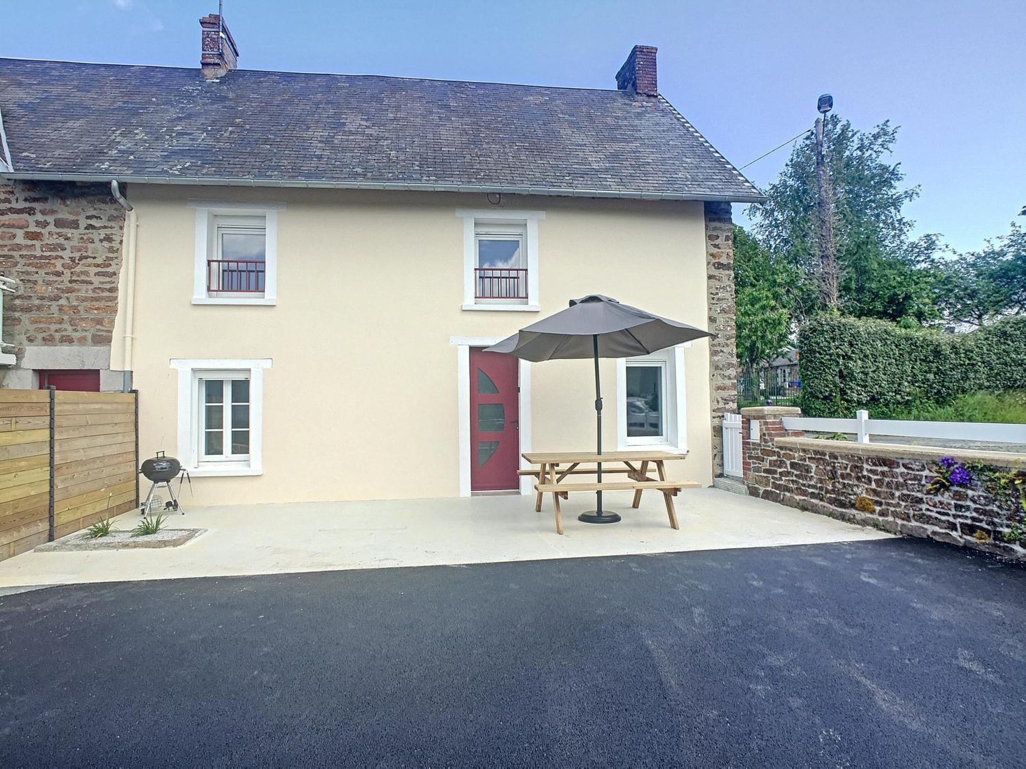 Petite Maison Proche Centre Ville Brehal Екстер'єр фото